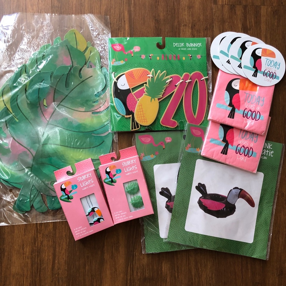 Toucan party deco decorations tropical birds luau string lights napkins banner